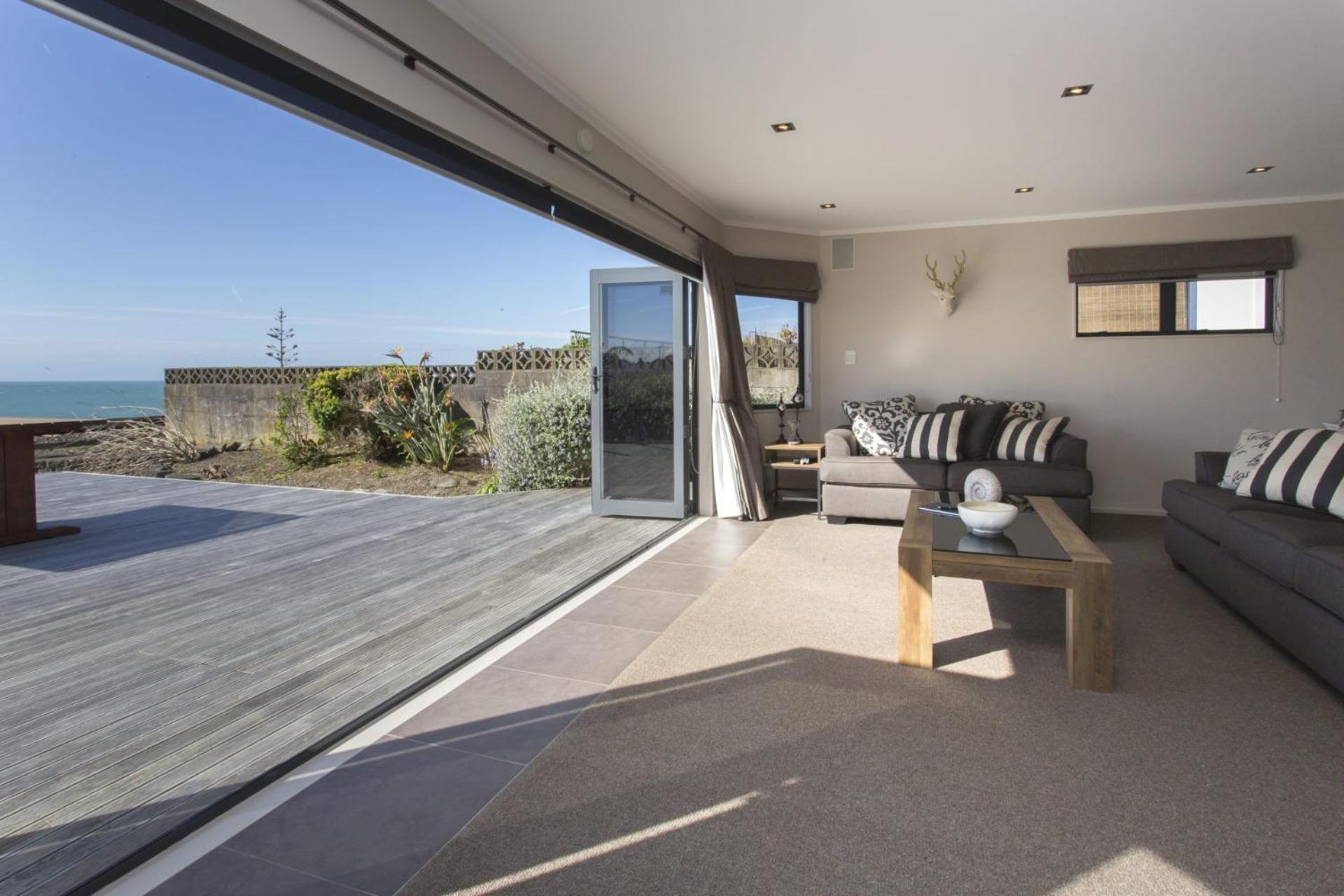 The Waterfront Escape Villa New Plymouth Bagian luar foto